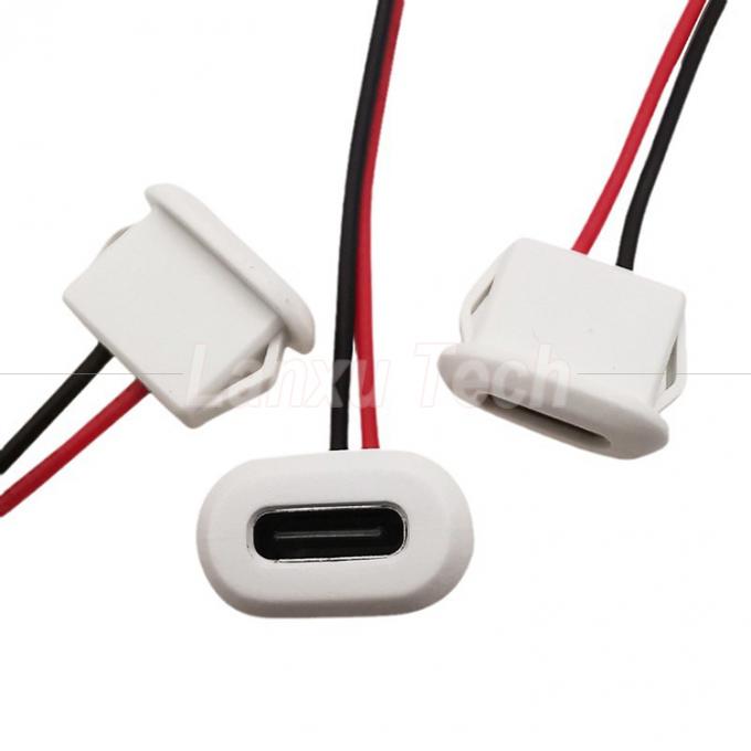 Αδιάβροχο καλώδιο καλωδίου USB τύπου C 2 πιν θηλυκής υποδομής για οχήματα με λάμπες 2
